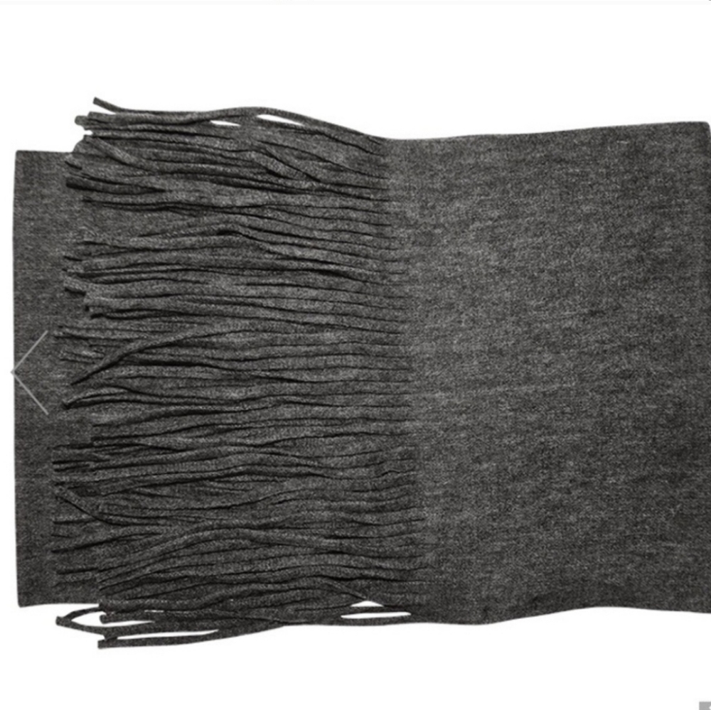 💜2/$65!! 🦋HostPick🦋Lucky Brand Solid Fringed Scarf in Gray - Picture 3 of 9